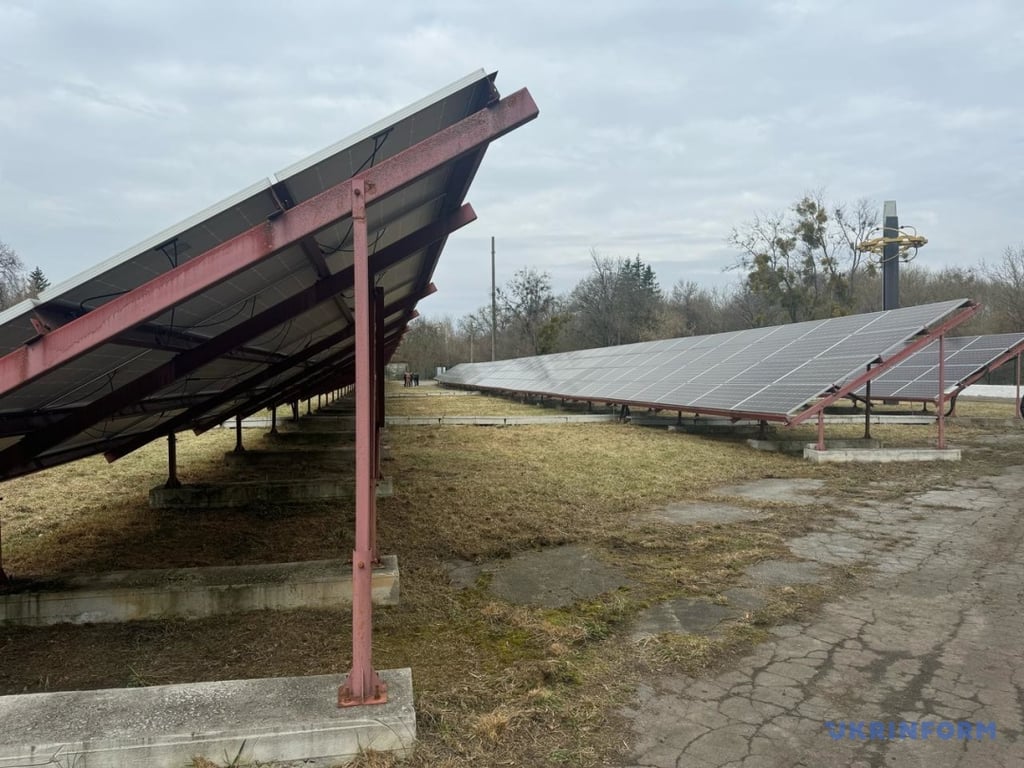У Чорнобилі показали сонячну електростанцію