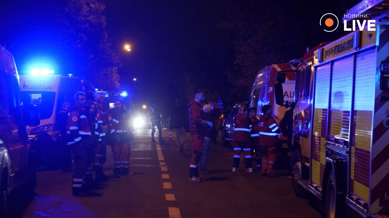 В Києві в багатоповерхівку влучив дрон