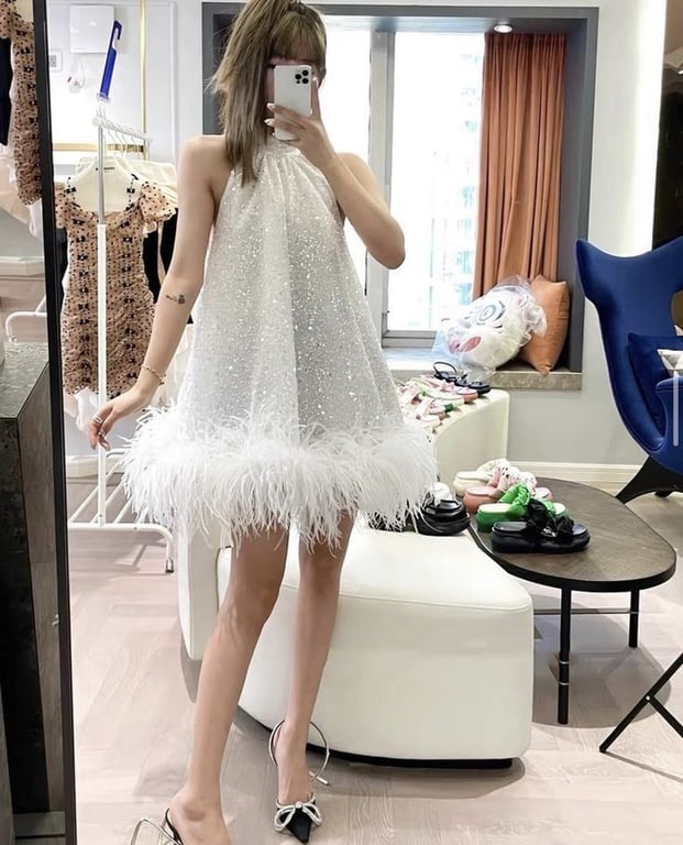 Девушка в платье