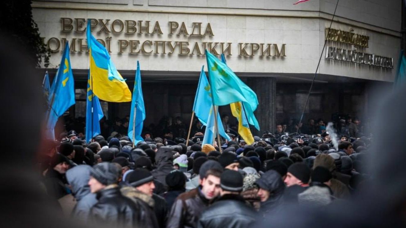 Зеленський у День кримського спротиву окупації: "Повернувши Крим, ми відновимо мир"