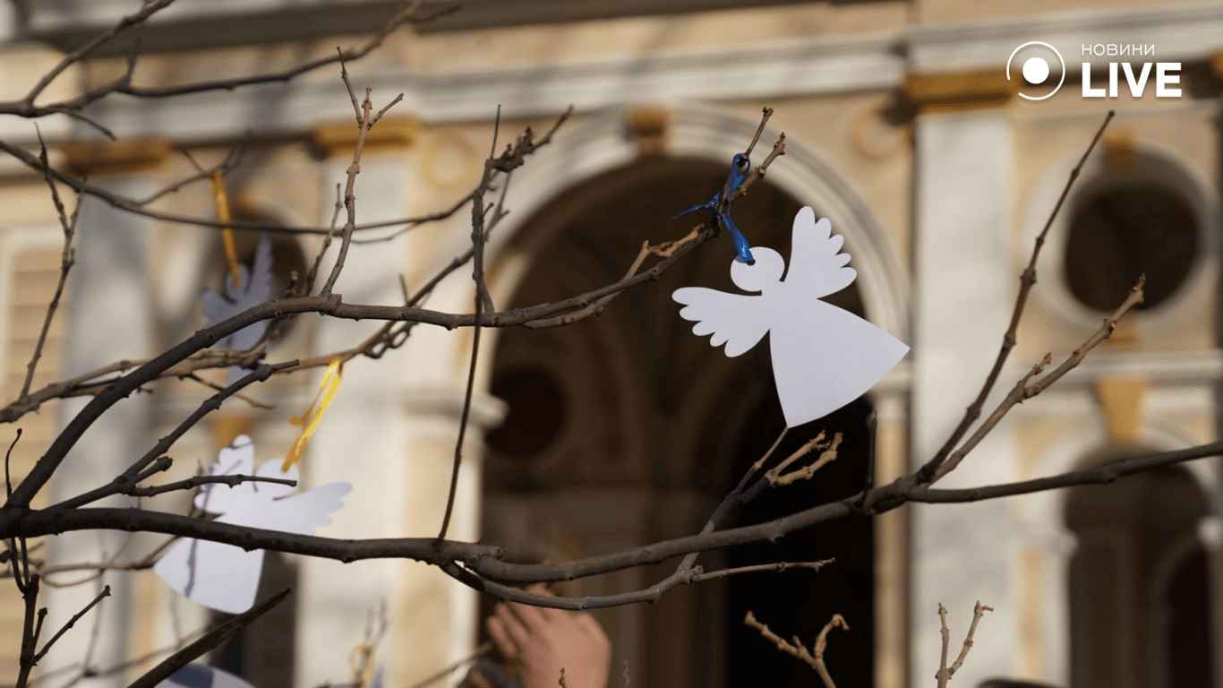 Удар по Маріуполю: річниця