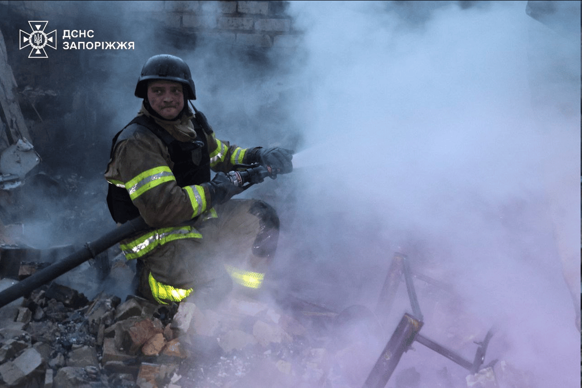 Обстріл Запорізької області — в ДСНС показали наслідки - фото 4
