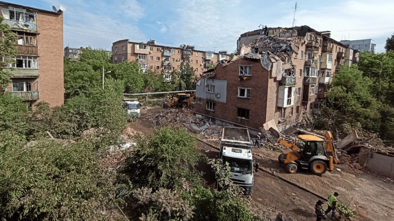 Обстріл багатоповерхівки в Харкові 31 травня