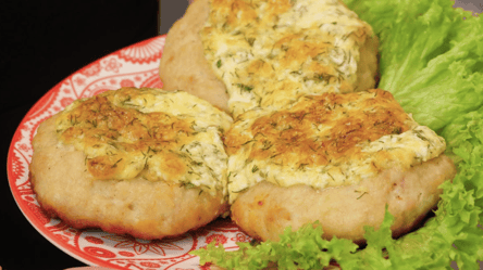 Вкусные и сочные котлеты с начинкой — простой рецепт в духовке - 285x160