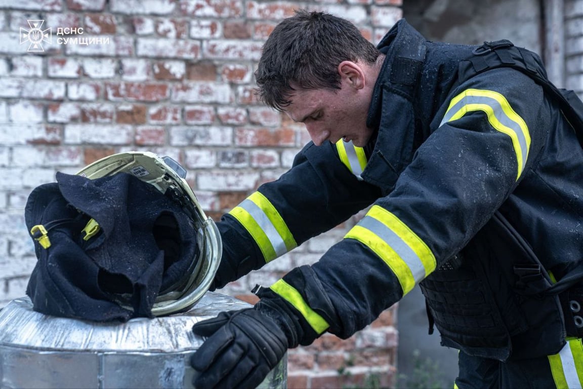 Рятувальник ДСНС