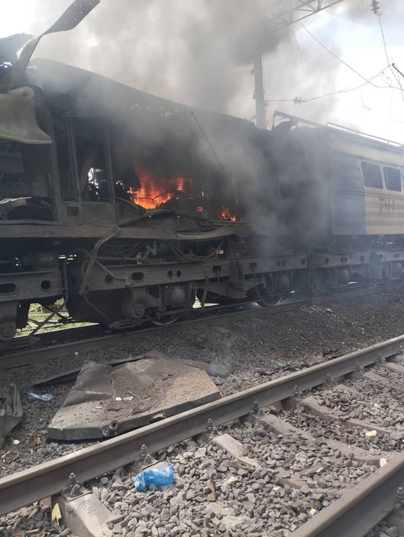 Обстріл електровоза у Запоріжжі 7 червня