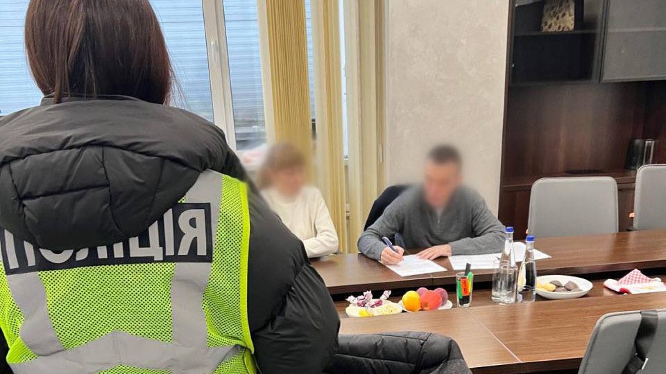 В Киеве парковка на Крещатике принесла убытки на 3,6 млн из-за чиновника