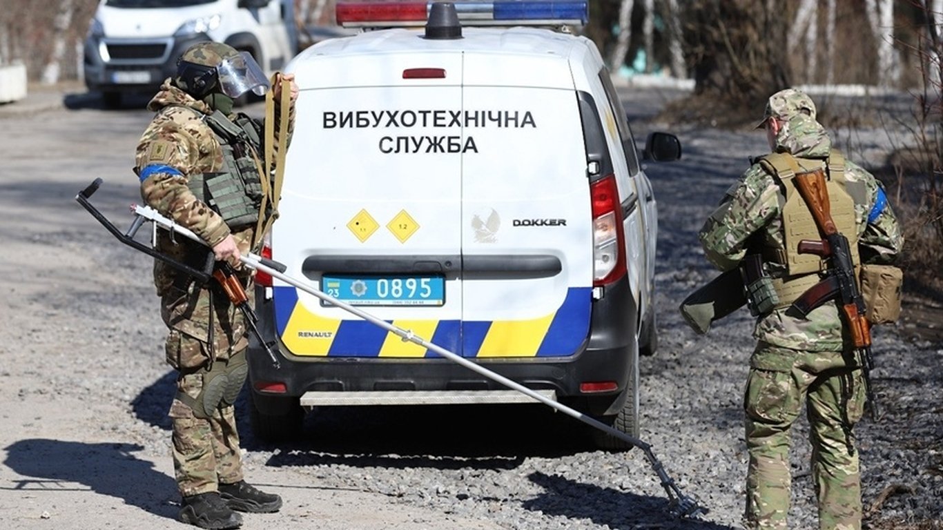 Волна "минирований" в Украине: полиция получила уже более 1200 сообщений