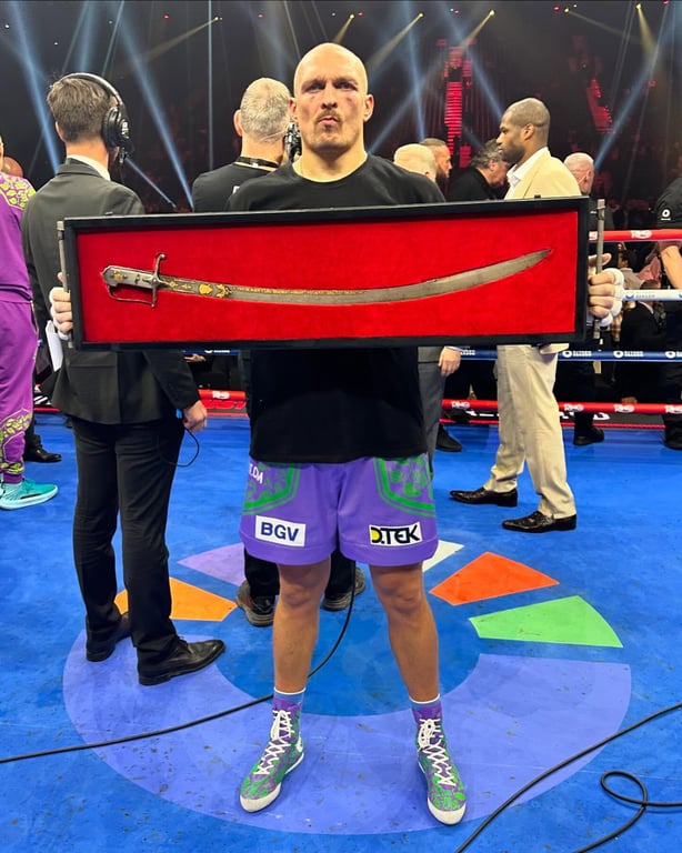 Александр Усик