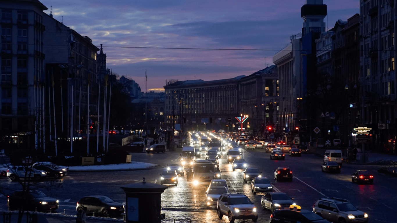 У Києві та ще одній області понад 70 тисячам абонентів відключать світло — яка причина