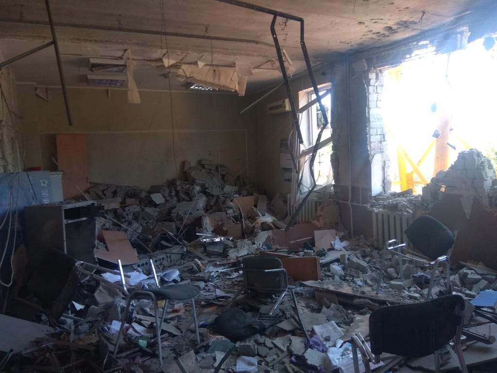 Стадіон у Маріуполі