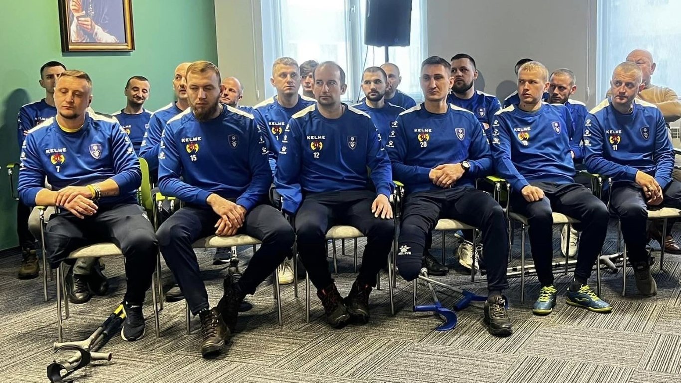 З України не випустили футбольну команду військових, які втратили кінцівки