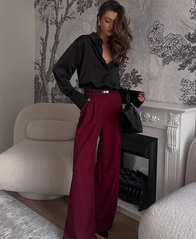 Сорочкою можна доповнити різні штани