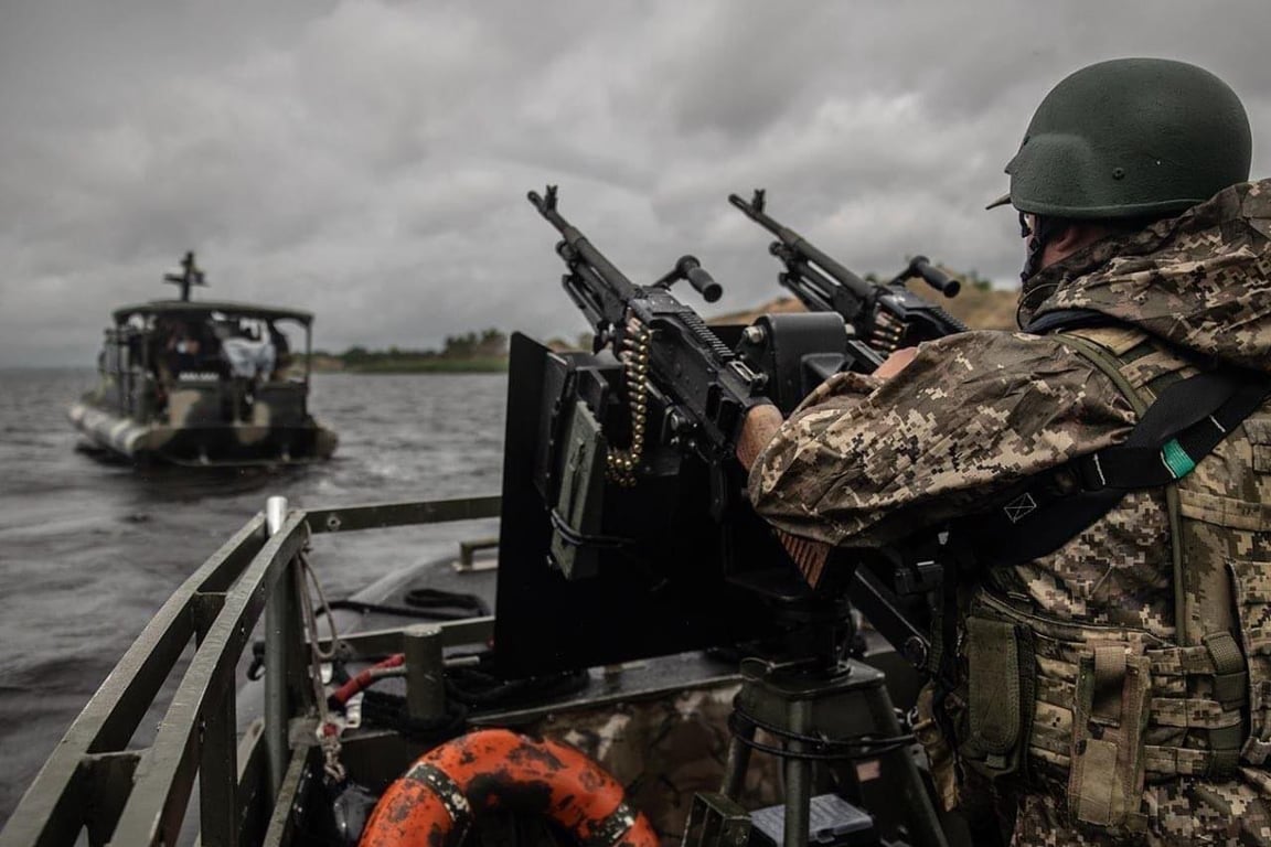 Президент Зеленський привітав військових моряків зі святом - фото 7