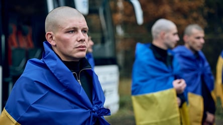 Освободившийся из плена защитник не узнал свою жену после 4,5 лет неволи - 290x160