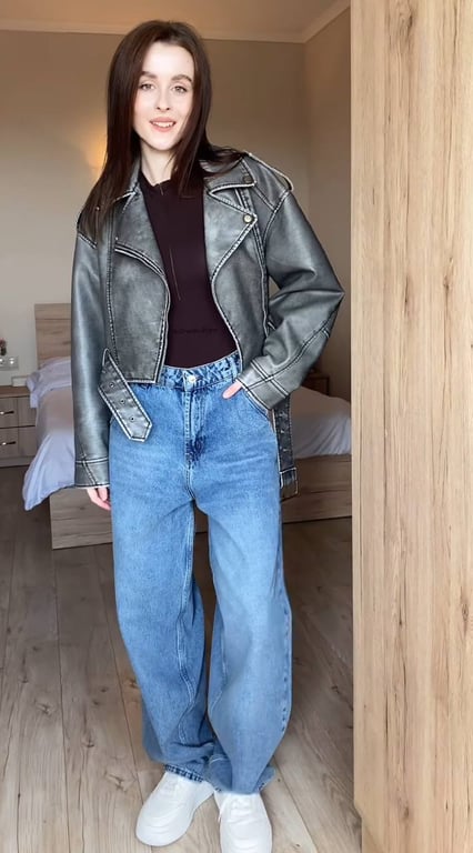 Модель з 90--х в стилі оверсайз набирає популярності