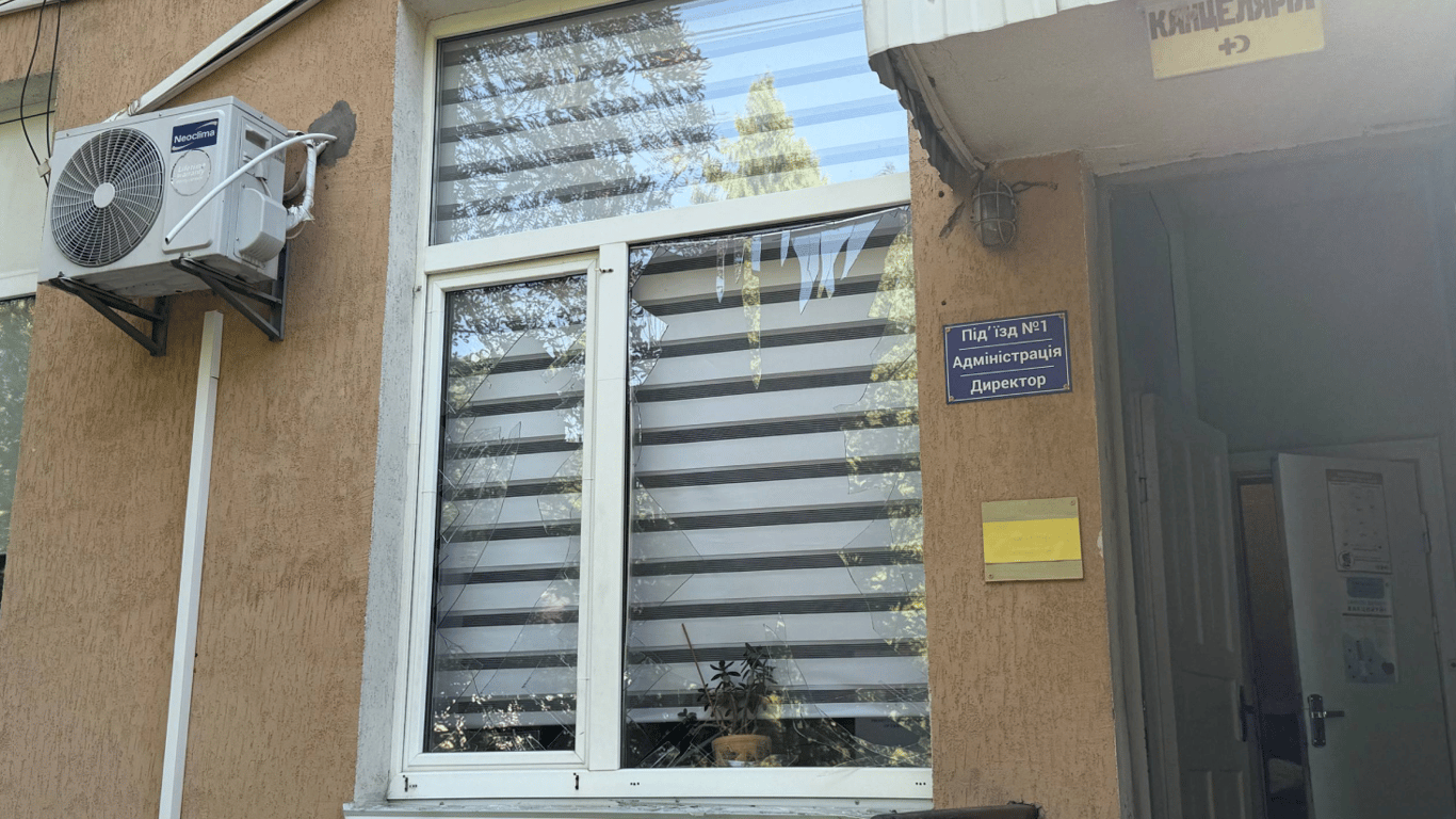 Росія пошкодила дитячу лікарню в Києві: фото наслідків