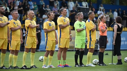 Усик зіграв у футбольному матчі з Шевченком та Вакарчуком - 285x160