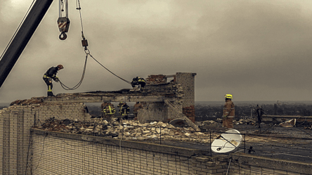 Скільки житла знищено в Україні через війну — дані Мінрозвитку - 290x166