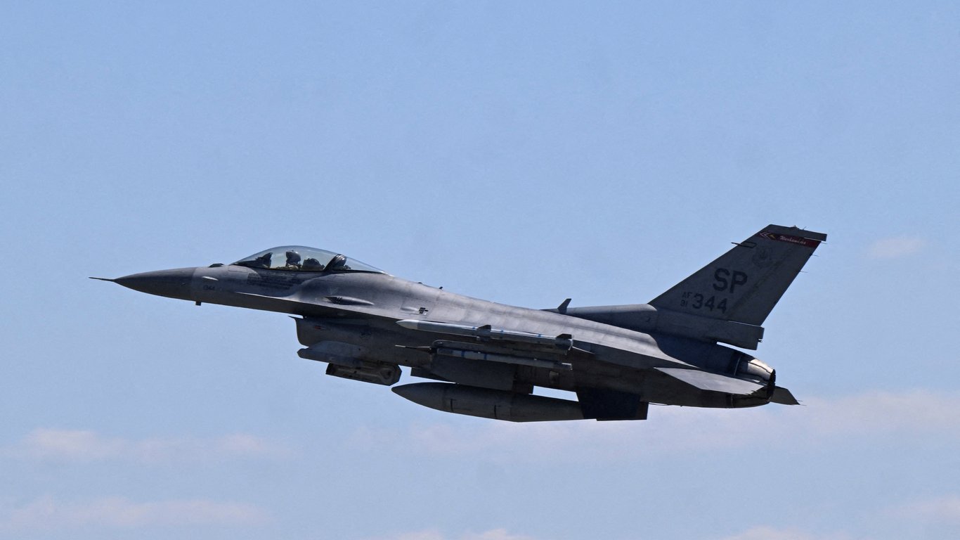 Новый "Рамштайн" — Канада выделит Украине помощь на обслуживание F-16