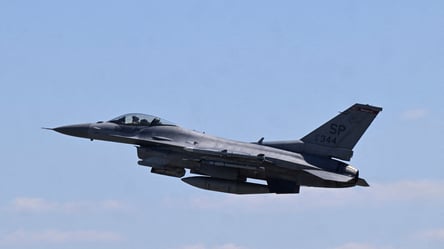 Новый "Рамштайн" — Канада выделит Украине помощь на обслуживание F-16 - 285x160