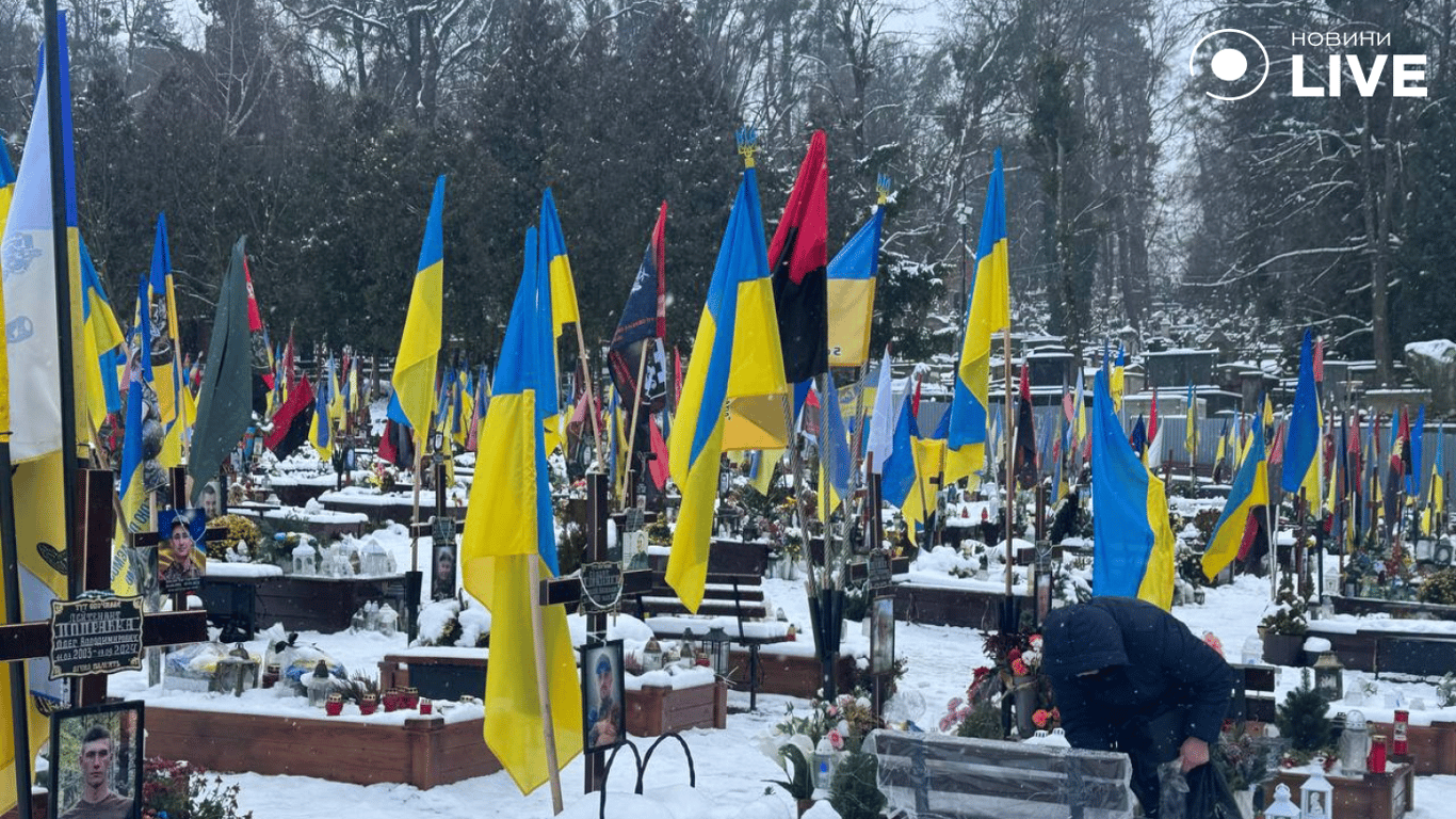 Пластуны привезли Вифлеемский огонь мира во Львов — фото - фото 4