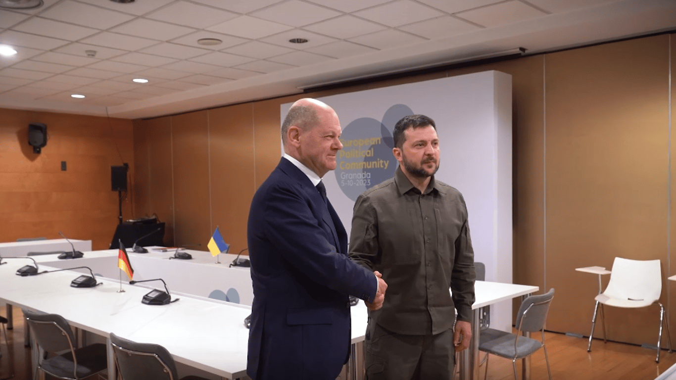 Зеленський обговорив з Шольцом передачу Україні ЗРК Patriot