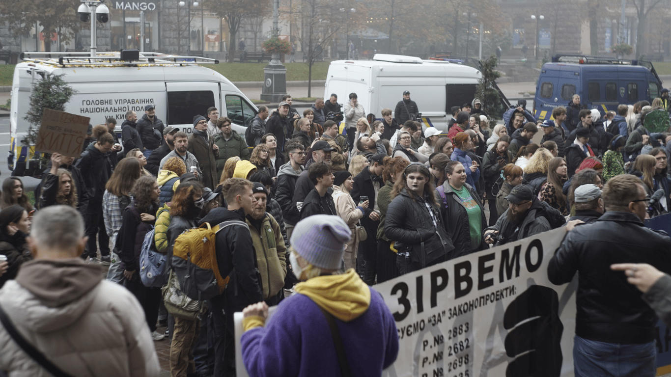 "Мер чи мародер": у Києві вимагають відставки Кличка