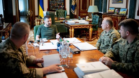 Зеленский провел совещание с военными — о чем говорили - 285x160