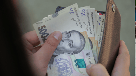 Пенсія при мінімальній зарплаті — які виплати можна отримати в Україні - 285x160