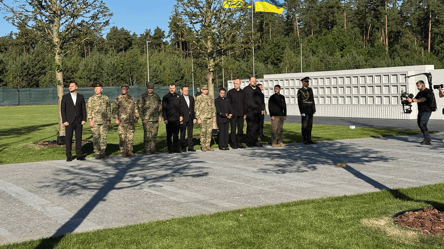 На мемориальном кладбище состоялись первые захоронения — фото - 285x160