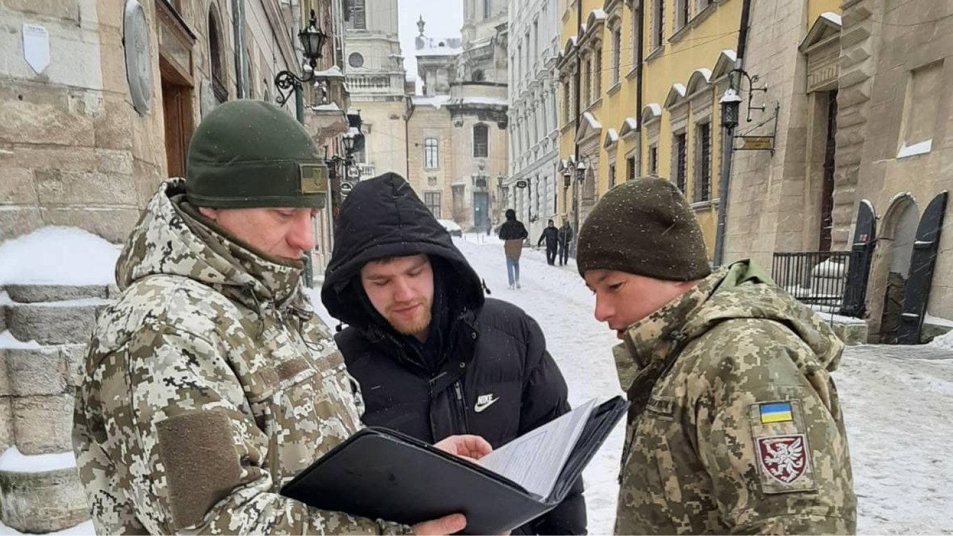 Мобилизация в Украине — что делать, если повестку вручили во время отпуска