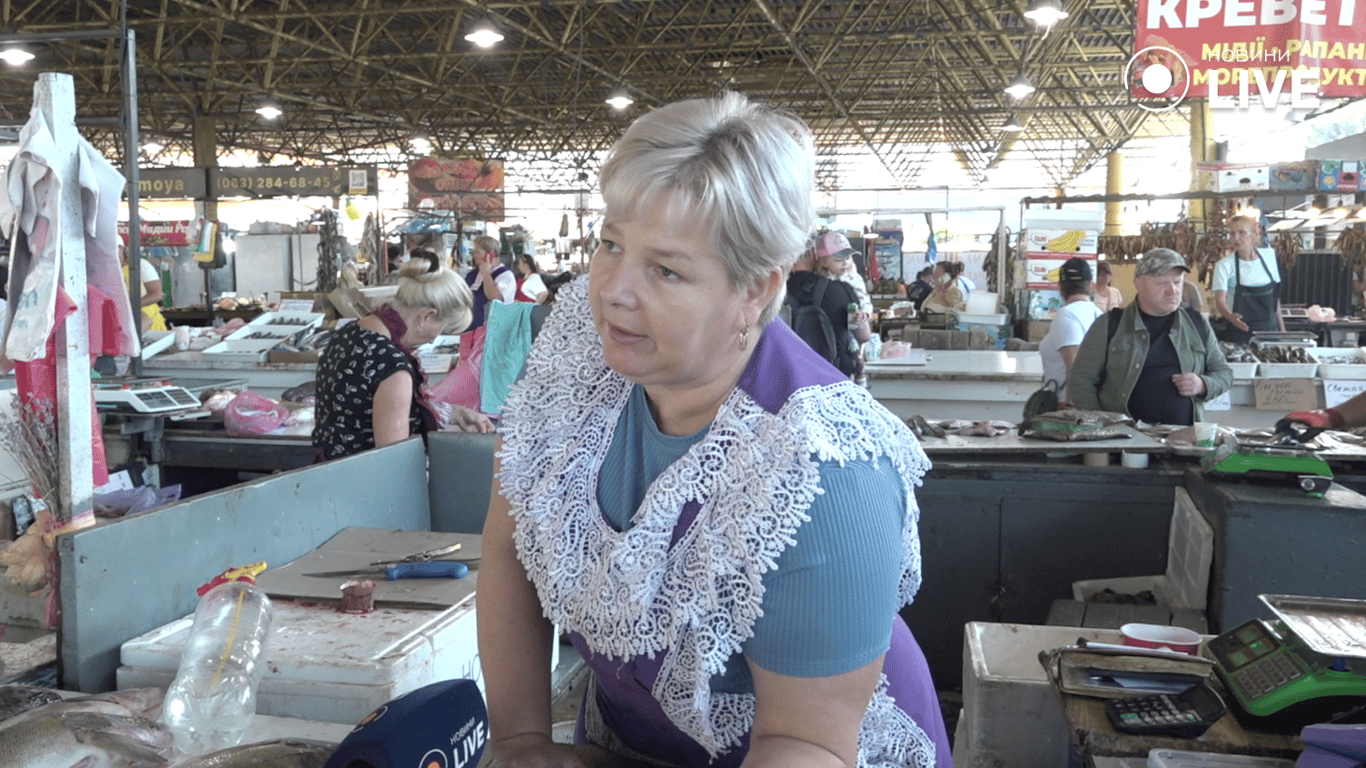 Продавчиня Наталія про свіжу рибу