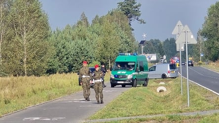 Невідомий дрон впав у Польщі — збирав дані на військовій базі - 290x166