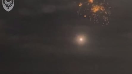 Одеські зенітчики показали, як вночі проти 23 квітня збивали ворожі безпілотники - 290x166