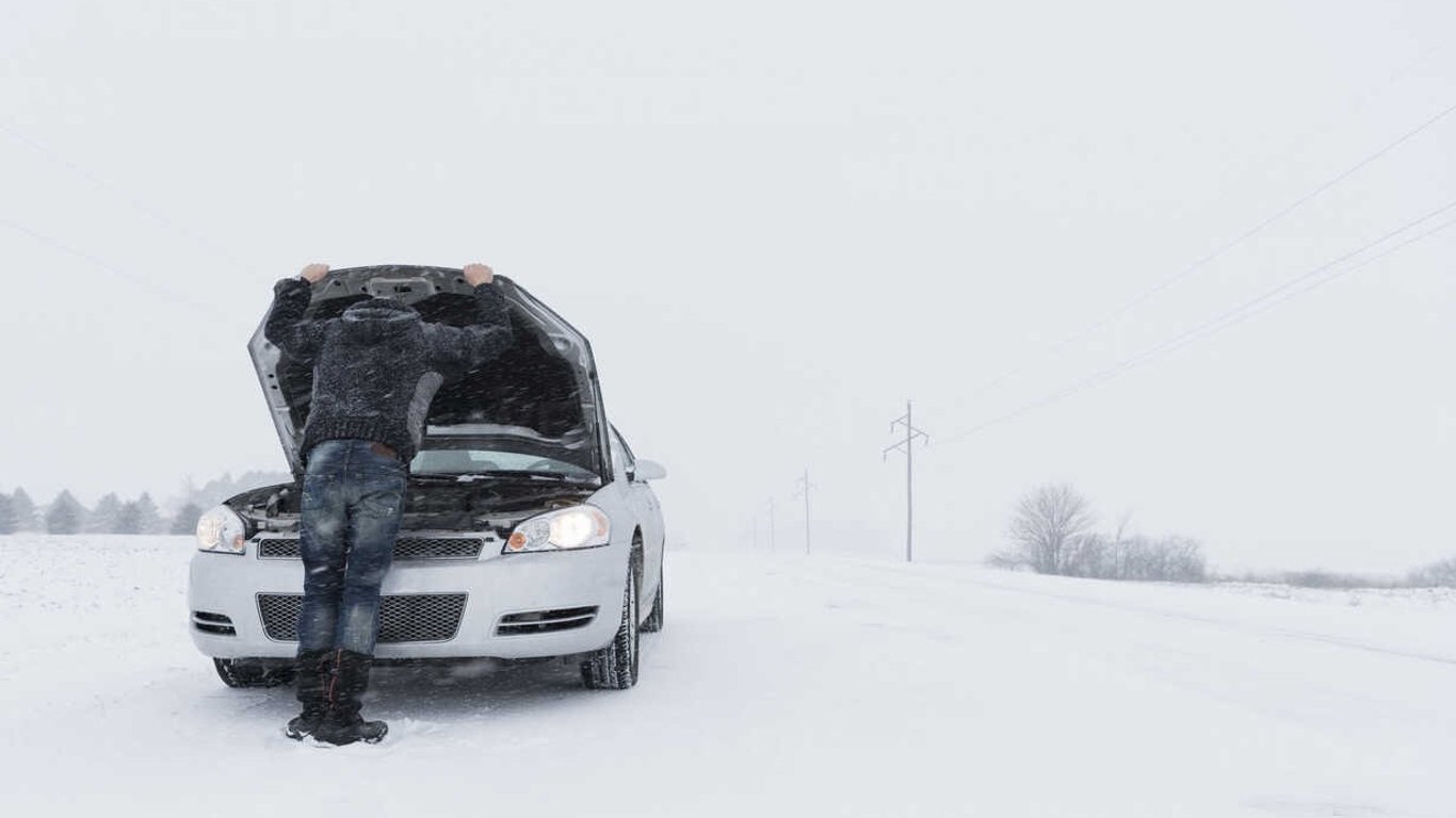 Лайфхаки для водіїв: як позбутися поломок двигуна авто взимку