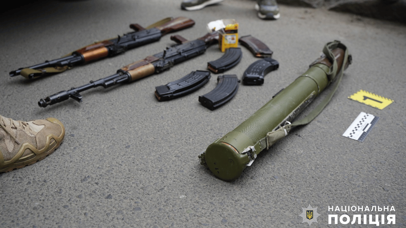 Збув цілий арсенал в Одесі — поліцейські викрили зловмисника