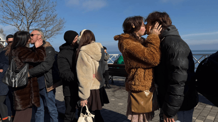 В Одессе установили рекорд поцелуев — фоторепортаж - 290x160