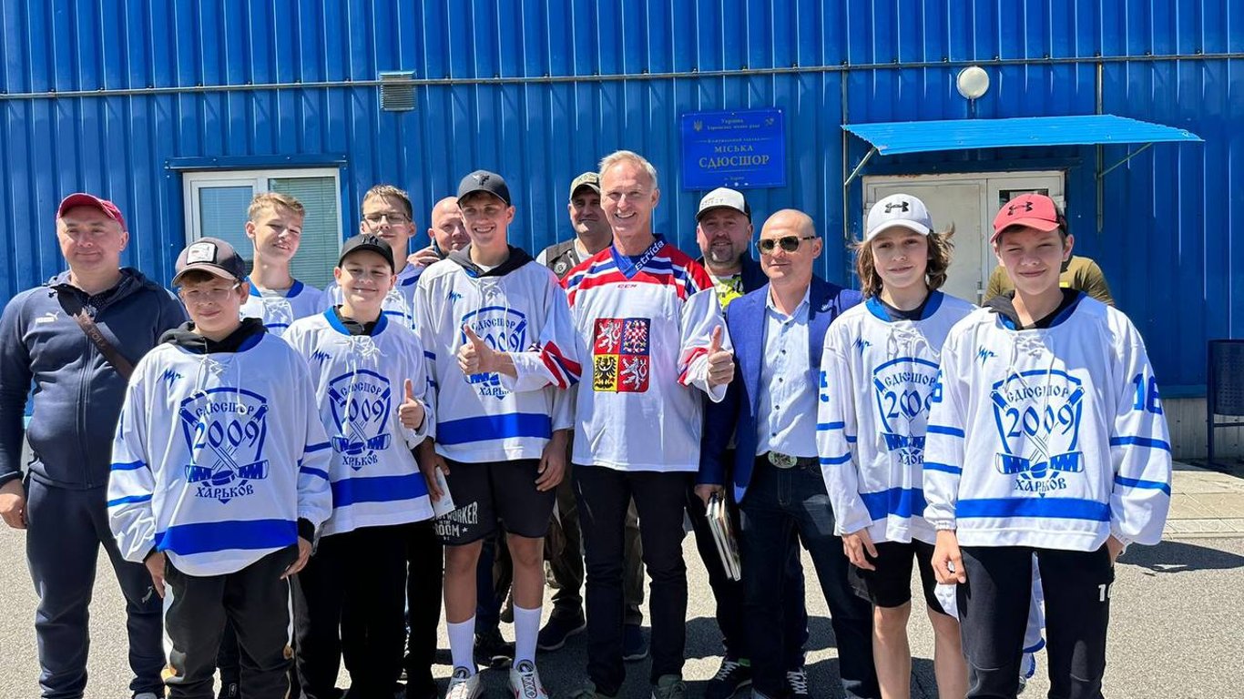 Гашек прибув до України: ціль візиту легенди НХЛ