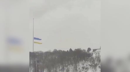 У Києві негода пошкодила найбільший прапор країни - 285x160