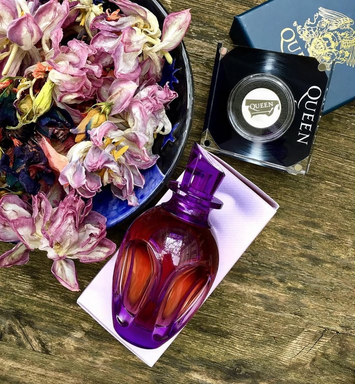 Чим пахнуть парфуми My Queen — Alexander McQueen