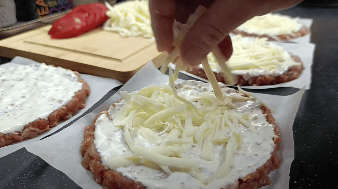 котлети з начинкою в духовці