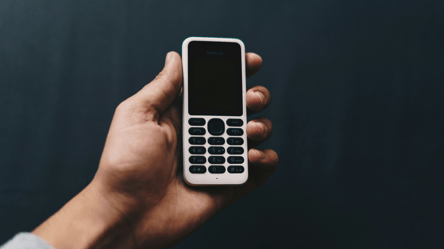 ТОП-3 кнопкові телефони для купівлі у 2025 році - 285x160