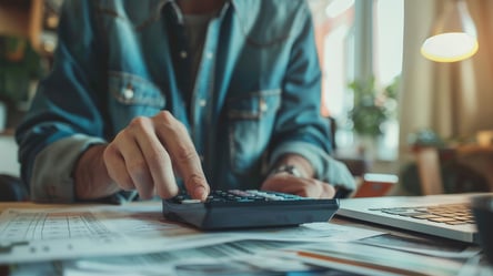 Податок на землю — скільки повинні сплатити українці у 2025 році - 285x160