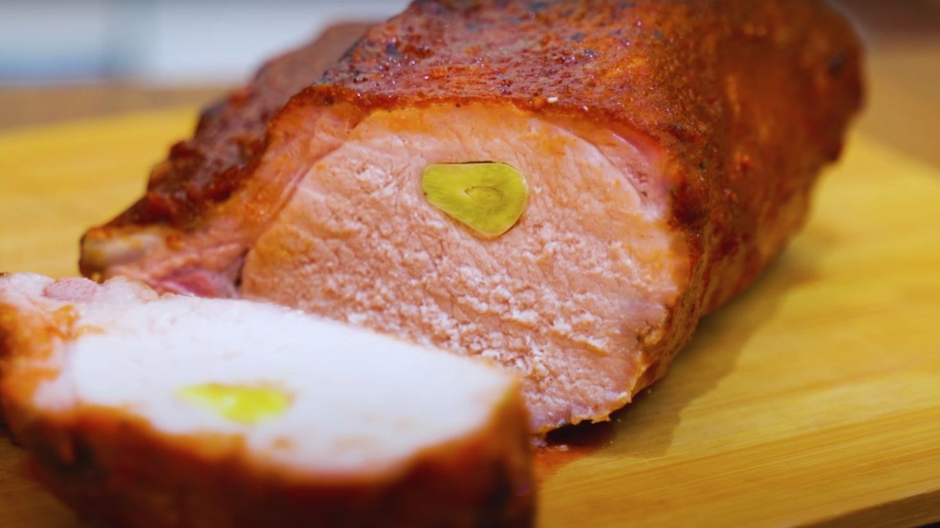 Рецепт основної гарячої страви зі свинини — відео