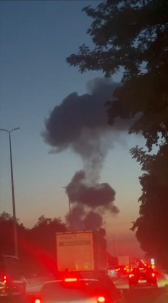Під ударом склади та цивільні обʼєкти: РФ продовжує бити по Київщині - фото 2