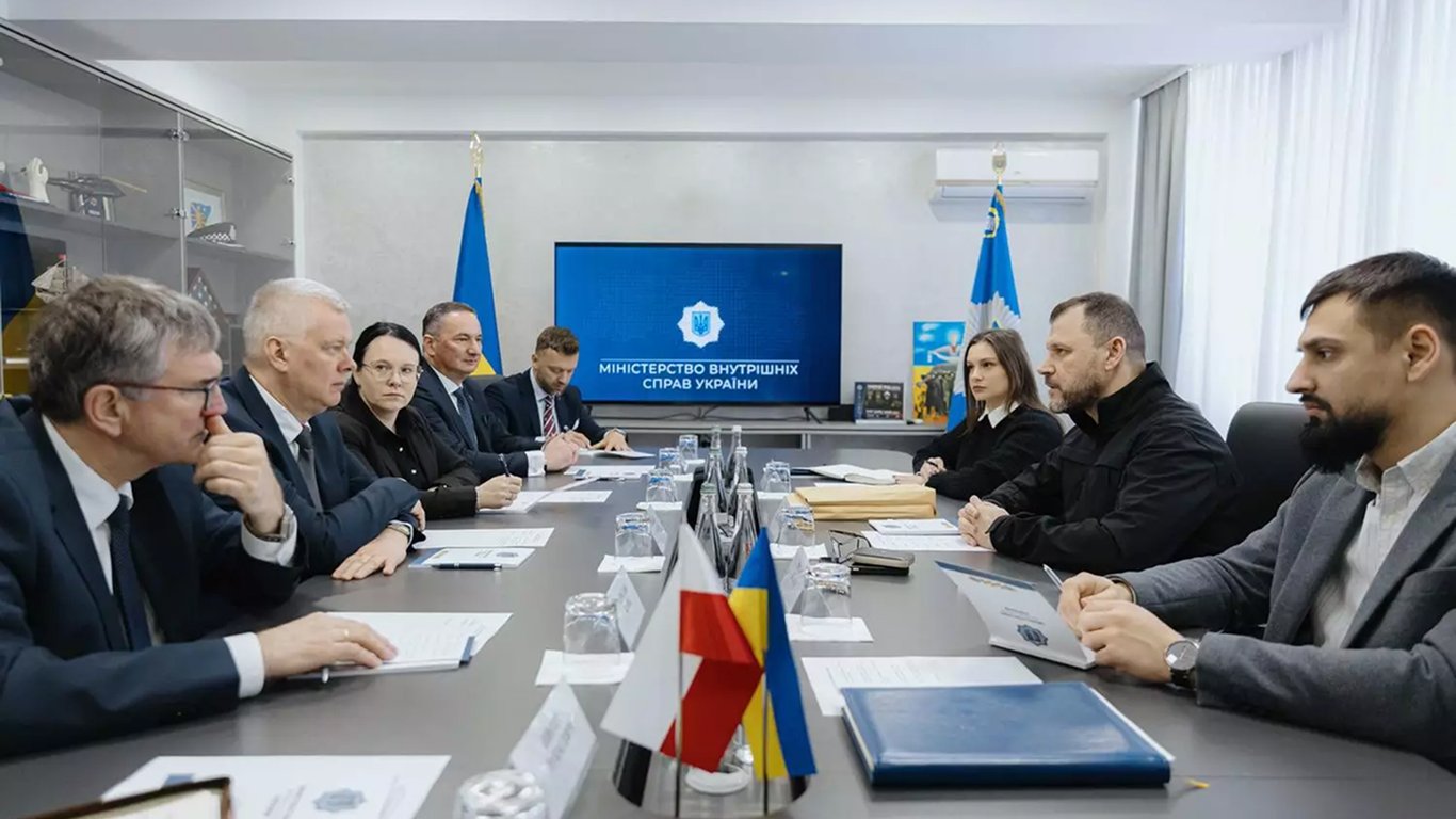 Ігор Клименко провів зустріч з Томашем Семоняком