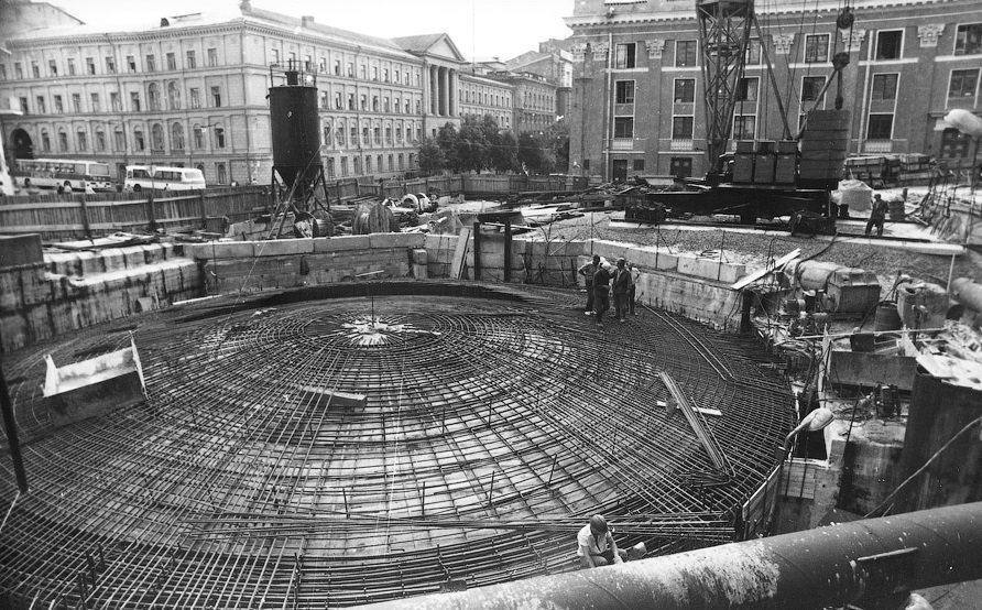 Як будували станцію театральну в Києві