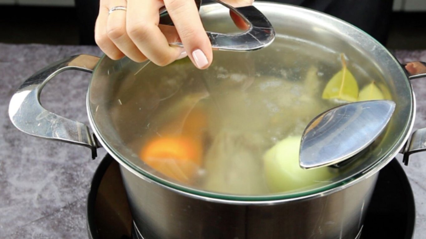 курячий суп в якому вермішель не набухає навіть наступного дня