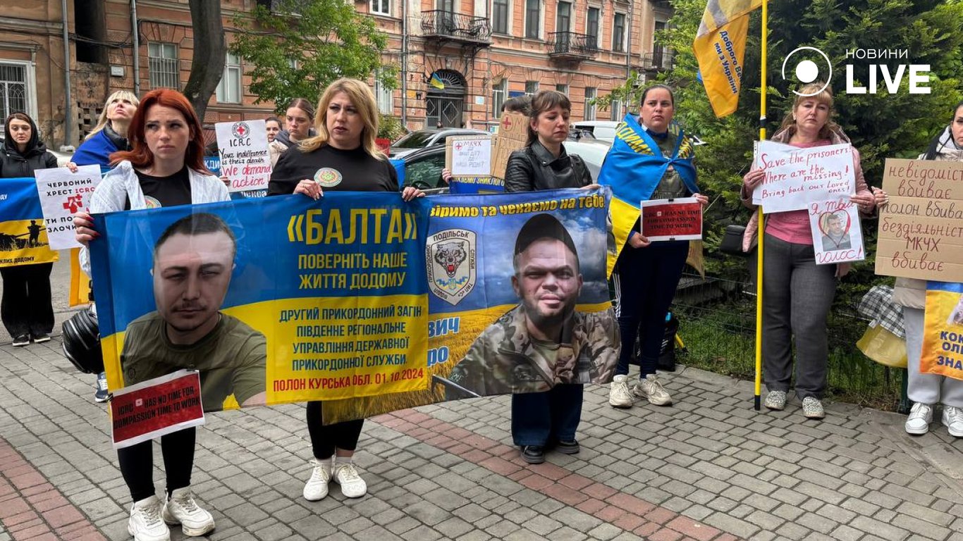 Мітинг та мовний скандал біля Червоного Хреста в Одесі - фото 5